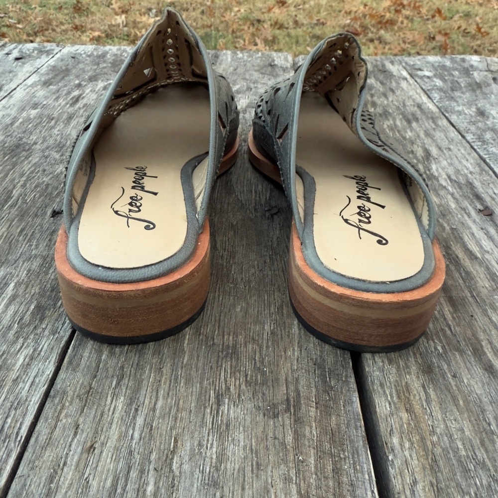 Free People Paramount Laser Cut Mule Shoes‎ Womens EU 38.5/US 8-8.5 Gray Leather - Picture 2 of 7